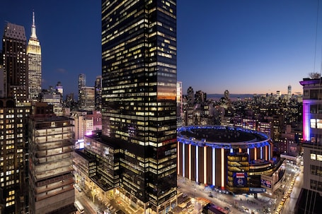 NEW YORKER BY LOTTE HOTELS