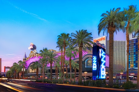 Harrah’s Las Vegas – A Caesars Rewards Destination