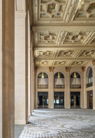 One King West Hotel Residence