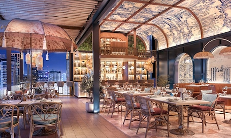 Aira Bangkok Sukhumvit 11 by Kingston Hotels