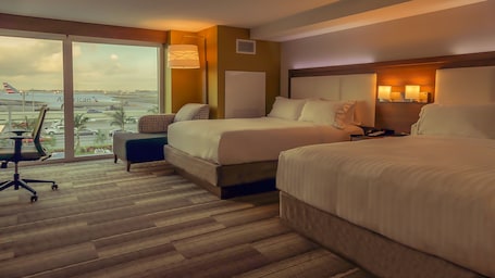 Holiday Inn Express & Suites Miami Airport East by IHG